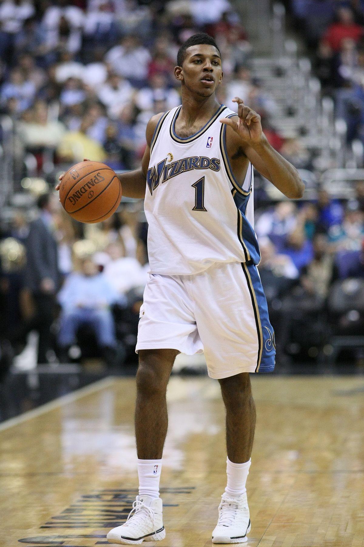 网友求助破解浓眉神秘代码（网友集体求解：浓眉的神秘代码）