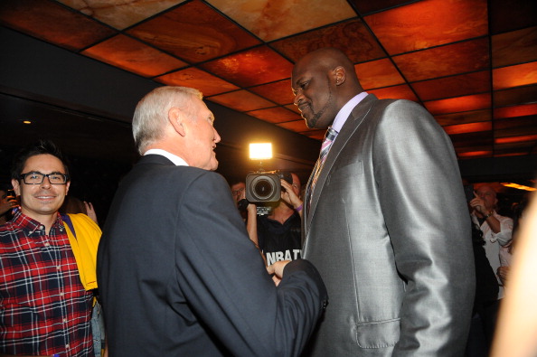 非洲杯战报：姆伯莫献助攻，埃永闪击制胜，喀麦隆1-0加蓬（非洲杯快讯：姆伯莫送妙传，埃永闪击建功，喀麦隆1-0小胜加蓬）