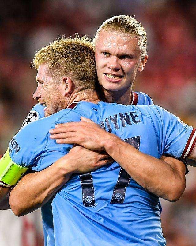 福布斯穿7号替补登场，是马丁内斯执教后第14位完成首秀球员（福布斯身穿7号替补出场，成为马丁内斯执教后第14位完成首秀的球员）