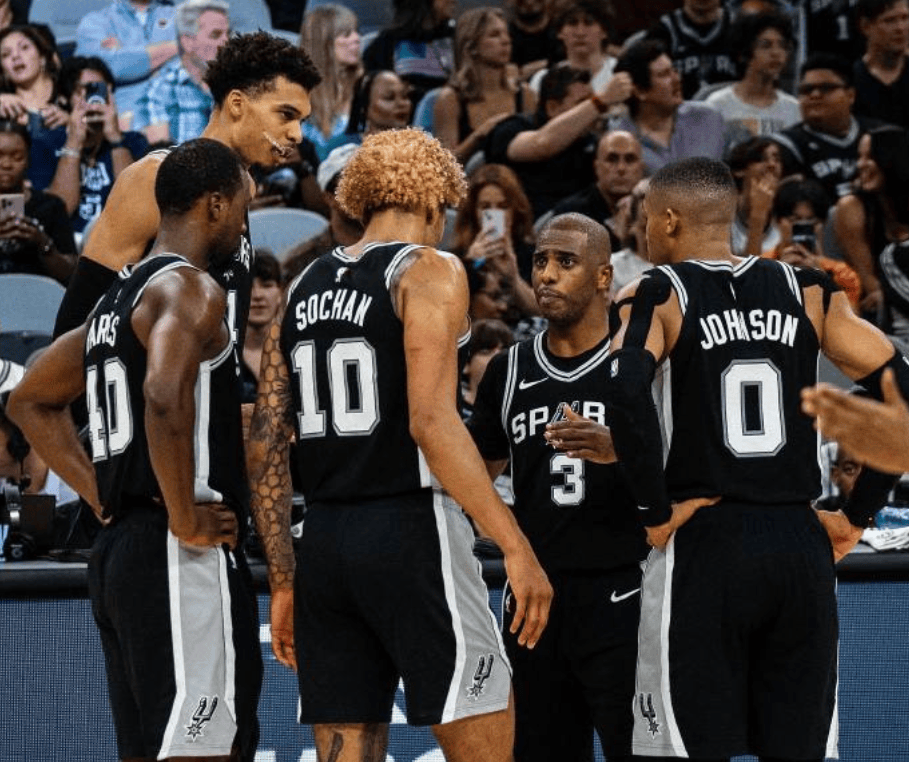 命中率惨淡！麦丹&迪温琴佐&里德三分合计21中2（三分失准：麦丹、迪温琴佐和里德合计21投仅2中）