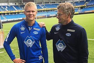 马卡：在进入圣诞假期前，塞维利亚成为西甲吃到黄牌最多的球队（马卡：圣诞假期前，塞维利亚领跑西甲黄牌榜）