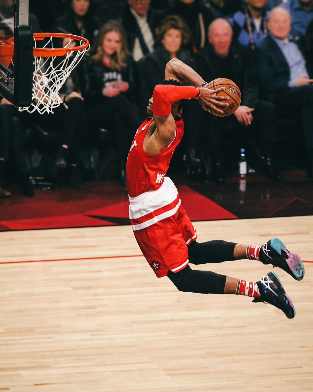 媒体人：邵佳一的最大优势就是省钱、超级省钱（媒体人称：邵佳一最大优势是极其省钱）