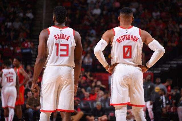 足球中超队医团队获肯定，伤病率下降（中超队医团队获赞，球员伤病率下滑）