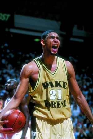 阿莫林：刚去葡体也被人说顶多撑3个月，我不喜欢频繁换球队（阿莫林：初到葡体有人断言我撑不过三个月，我不愿频繁换队）