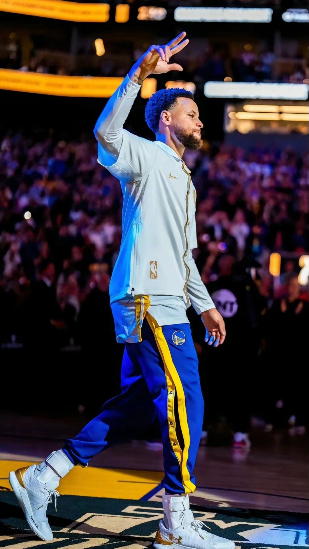 拉菲尼亚安慰弗里克？记者：输切尔西后弗里克感到精疲力竭（记者称：负于切尔西后弗里克疲惫不堪，拉菲尼亚上前安慰）