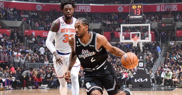 他是这队最稳的那个人（他是这支队伍最可靠的存在）