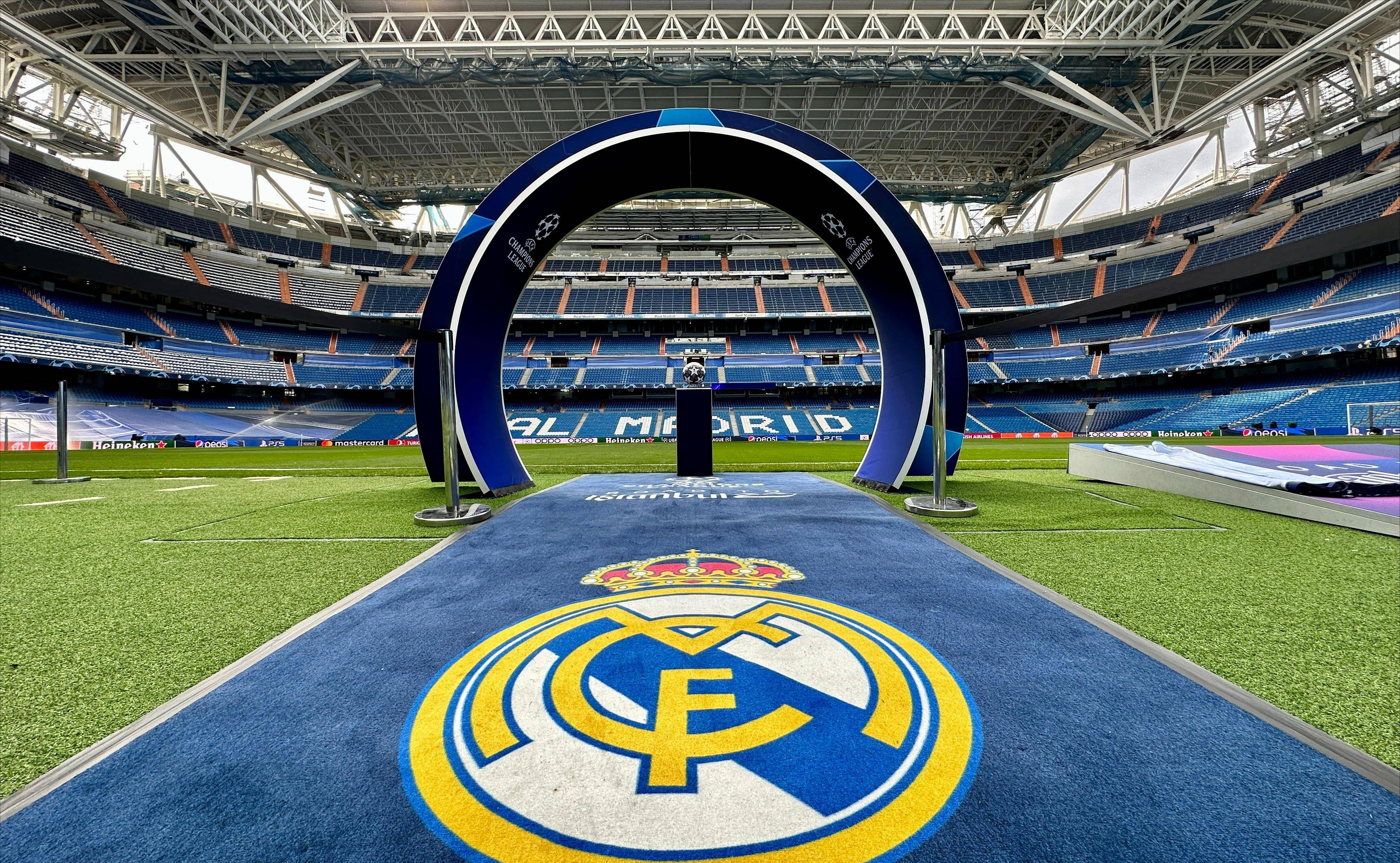 望无大碍！纪卓投射三分下落踩到陶汉林崴脚 后者被吹违体犯规（愿无大碍！纪卓三分出手落地踩到陶汉林致脚踝崴伤，陶汉林被吹违体犯规）