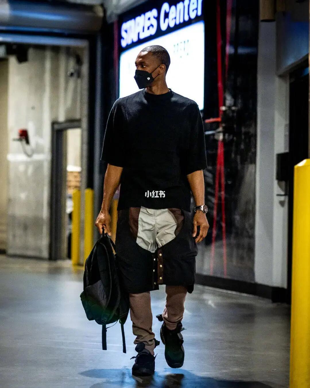 替补球员再次建功，球队深度获认可（替补再度发威，阵容厚度获赞）