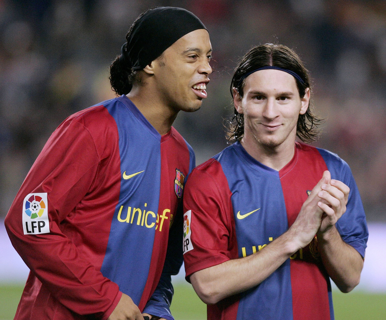 官方：英格兰名哨安东尼-泰勒将执法欧冠第4轮布鲁日vs巴萨（官方确认：欧冠第4轮布鲁日对阵巴萨将由英格兰名哨安东尼-泰勒执法）