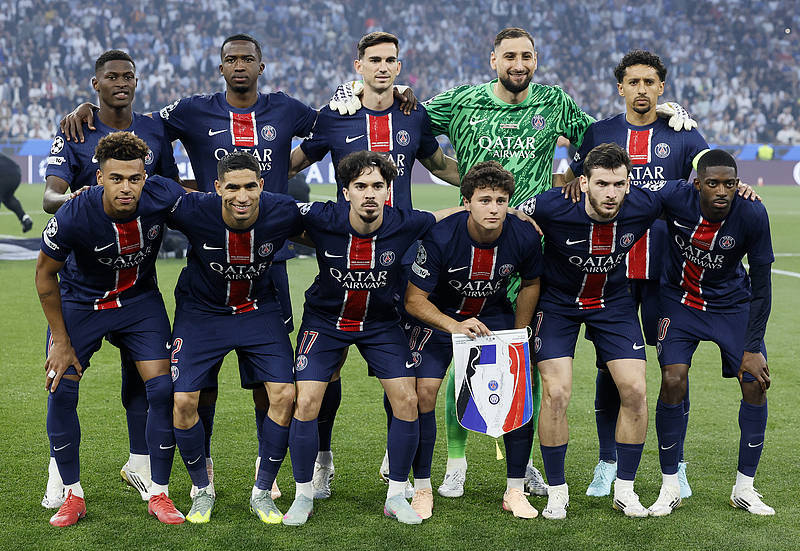 传承！达伦弗莱彻2014年最后一次在曼联出场，11年后儿子曼联首秀（传承接力：达伦·弗莱彻2014谢幕曼联，11年后儿子上演红魔首秀）