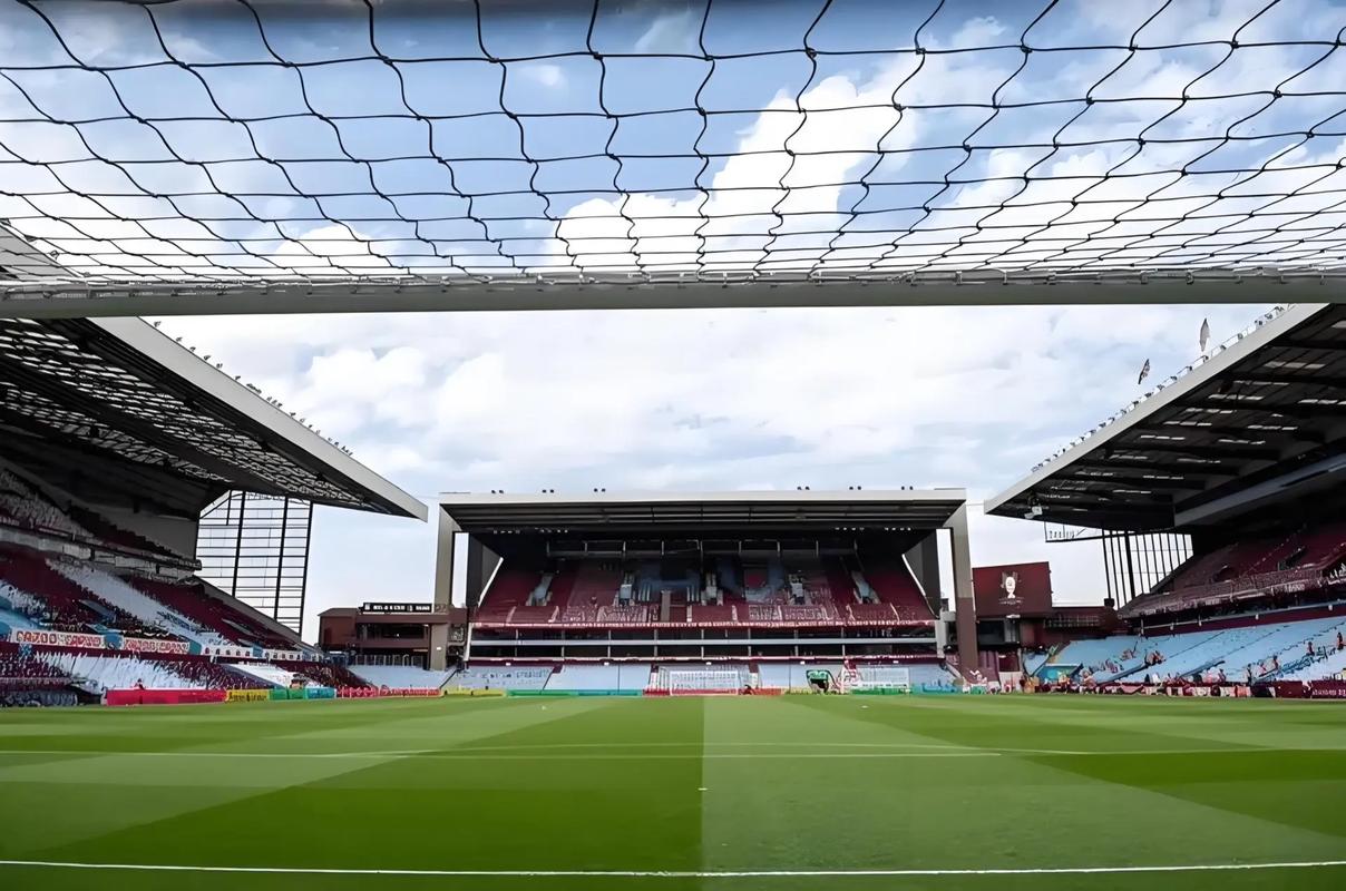 记者：卡瓦哈尔近日造访卡塔尔并非偶然，他明夏可能去那踢球（报道称卡瓦哈尔近日现身卡塔尔非巧合，明夏或转战当地联赛）