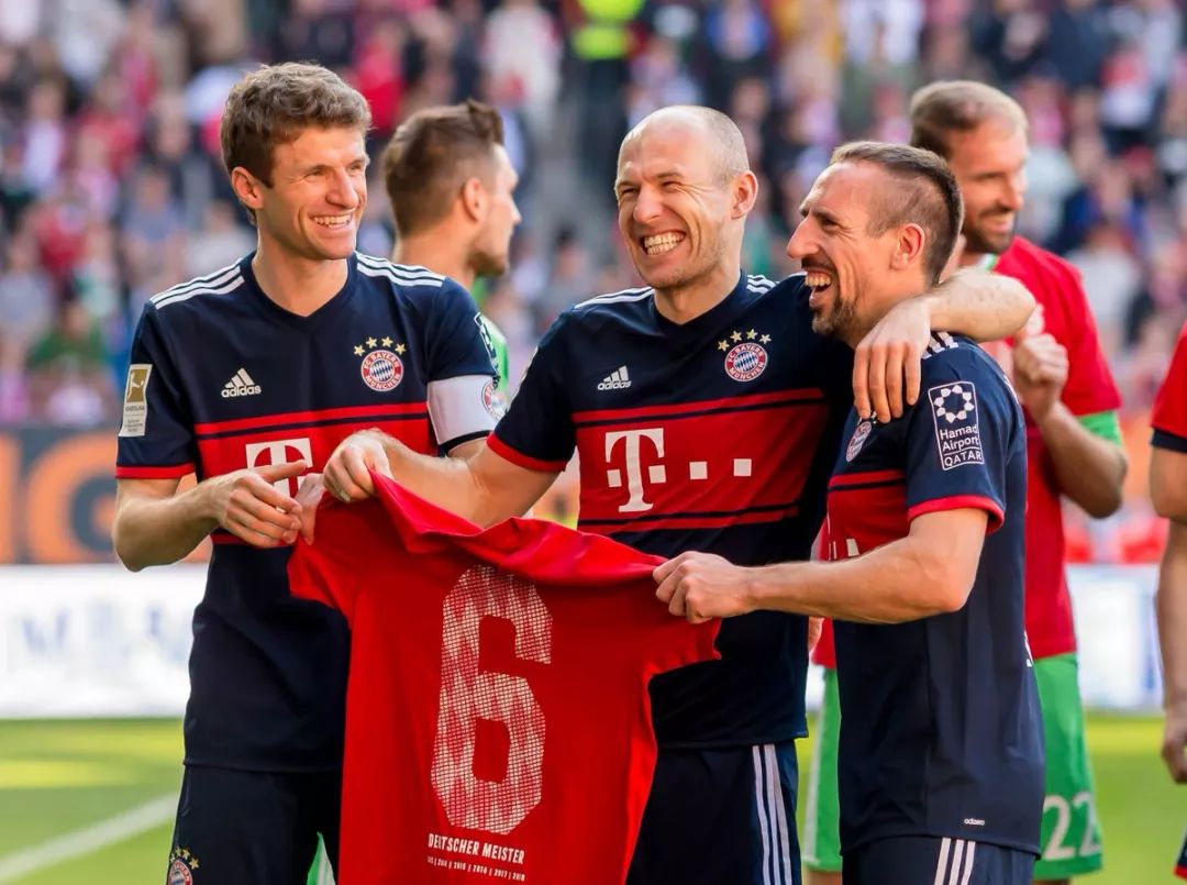 欧冠本周最佳阵容：马杜埃凯、孔德、格林伍德、卡尔在列（欧冠本周最佳阵容出炉：马杜埃凯、孔德、格林伍德与卡尔入选）