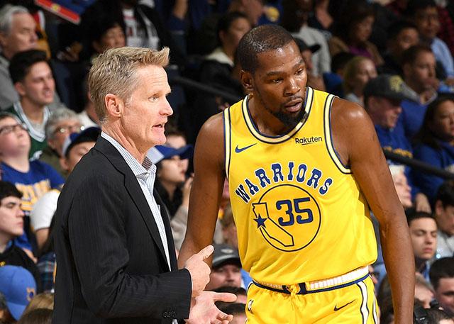 KD：顶尖行列 我无法与乔丹科比詹姆斯直接比较（KD：自认为属于顶尖行列，但不与乔丹、科比、詹姆斯作直接比较）