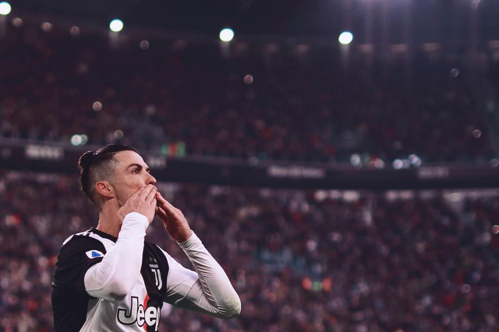 因伤缺席今年剩余比赛阵容：德布劳内、卡瓦哈尔、加维等在列（因伤无缘今年剩余赛事：德布劳内、卡瓦哈尔、加维等名列其中）