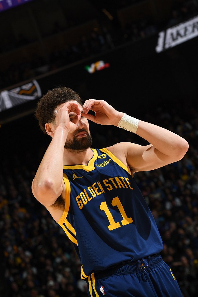 NBA战报：布里奇斯35分，黄蜂118-111加时击败猛龙（布里奇斯轰35分，黄蜂加时118-111险胜猛龙）